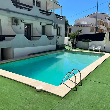 Don Carlos باغيرا