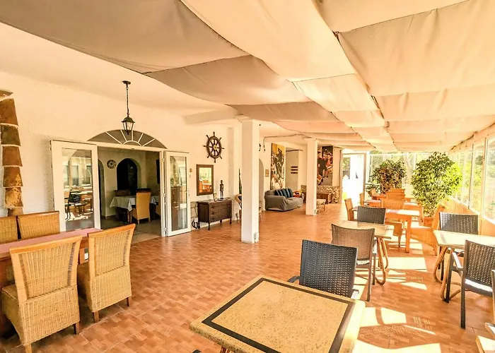 Don Carlos باغيرا