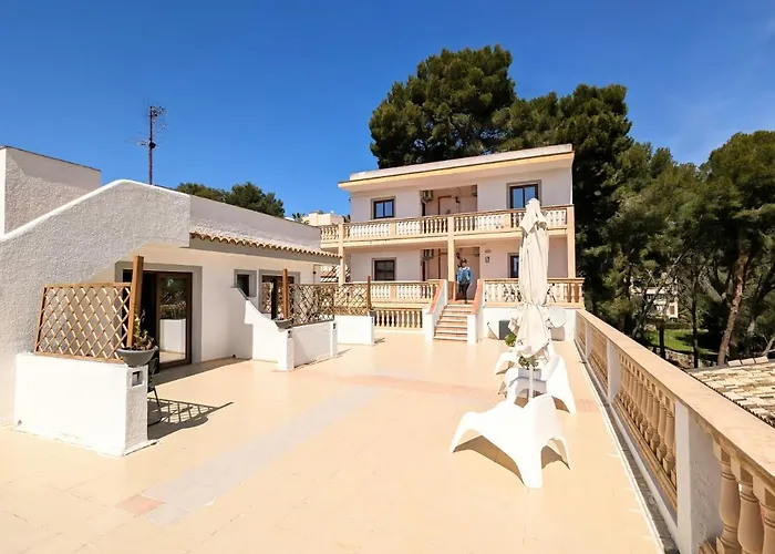 Don Carlos 3* باغيرا