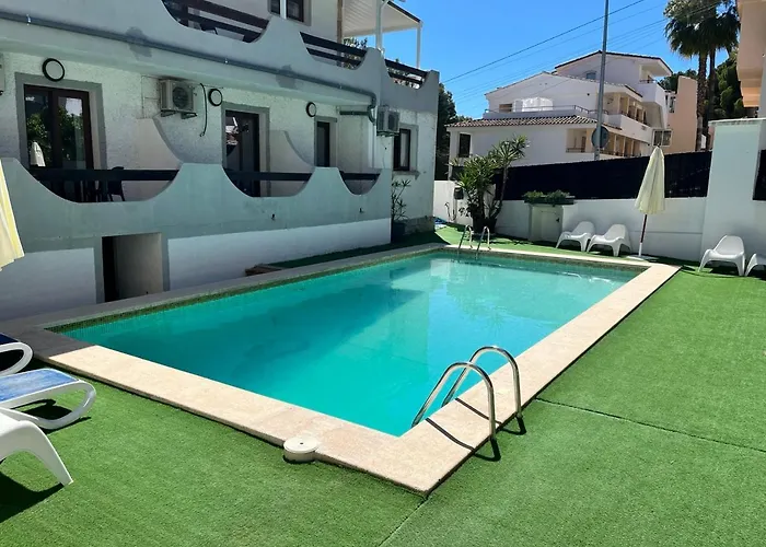 Don Carlos باغيرا