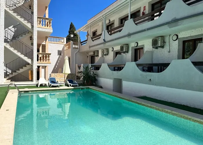 Don Carlos باغيرا